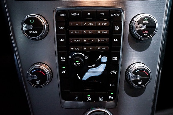 Volvo XC60 25 of 30