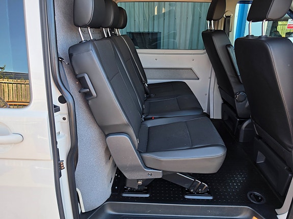 Volkswagen Transporter 11 of 15