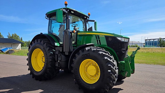 John Deere 7310R FL+PTO 50km 2 of 13