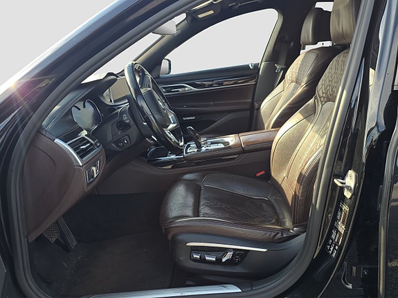 BMW 730 10 of 17