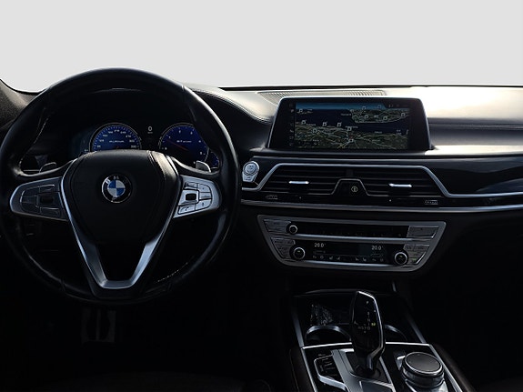 BMW 730 15 of 17