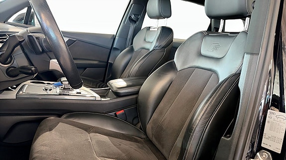 Audi Q7 8 of 15