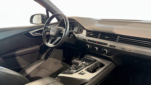 Audi Q7 11 of 15