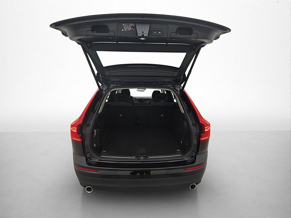 Volvo XC60 8 of 30