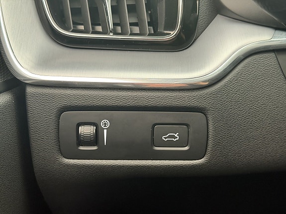 Volvo XC60 30 of 30