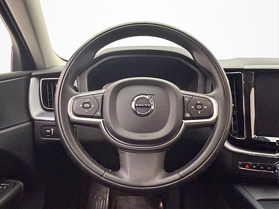 Volvo XC60 13 of 30