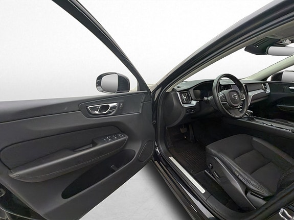 Volvo XC60 15 of 30