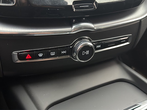 Volvo XC60 25 of 30
