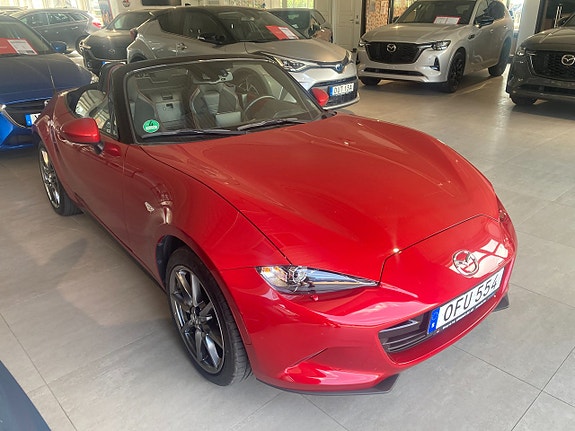 Mazda MX-5 2 of 7