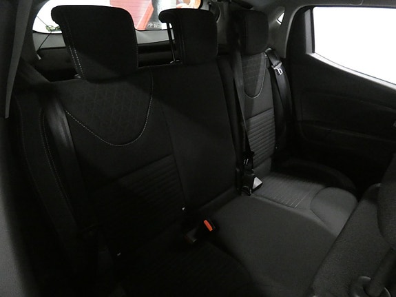 Renault Clio 14 of 15