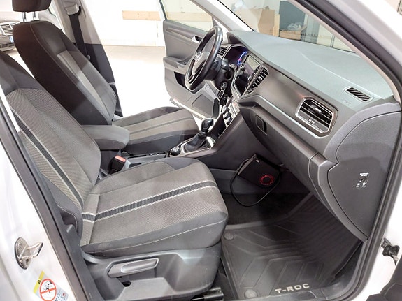 Volkswagen T-Roc 5 of 14