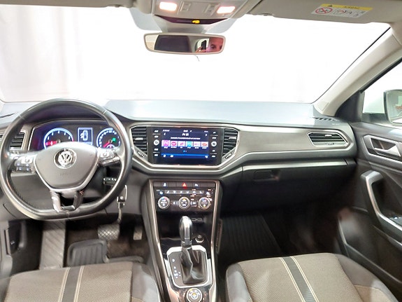 Volkswagen T-Roc 8 of 14