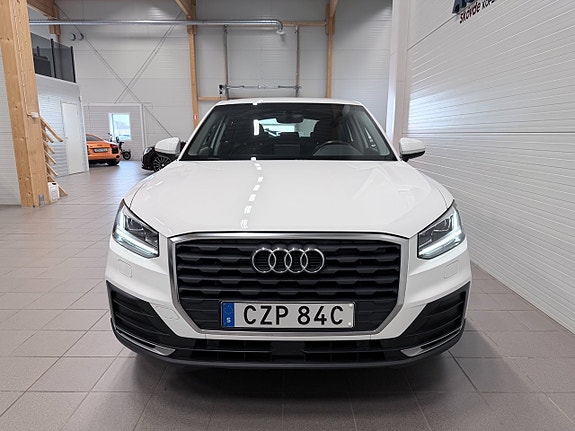 Audi Q2 2 of 18