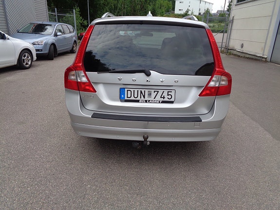 Volvo V70 6 of 9