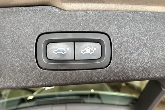 Volvo V60 Cross Country 14 of 16