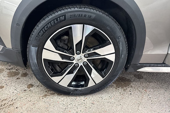 Volvo V60 Cross Country 10 of 16