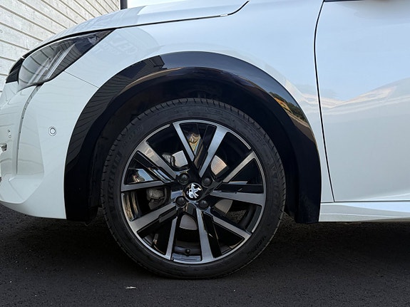 Peugeot 208 8 of 20