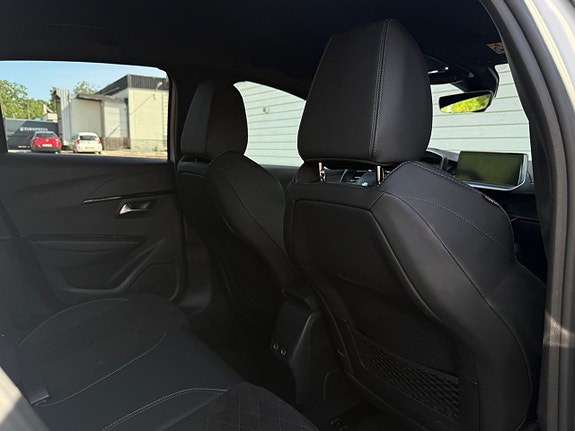 Peugeot 208 18 of 20