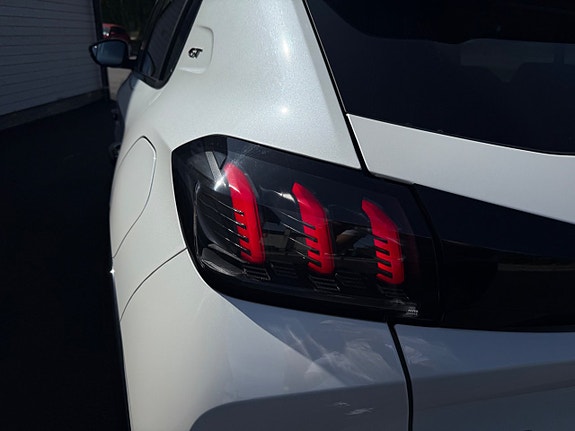 Peugeot 208 5 of 20