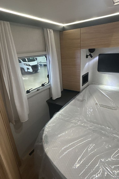 Pilote G740 FC Queensbed, Inverter 2000w 11 of 21