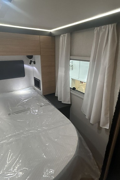 Pilote G740 FC Queensbed, Inverter 2000w 12 of 21