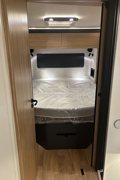Pilote G740 FC Queensbed, Inverter 2000w 10 of 21