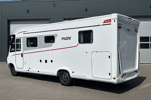 Pilote G740 FC Queensbed, Inverter 2000w 2 of 21