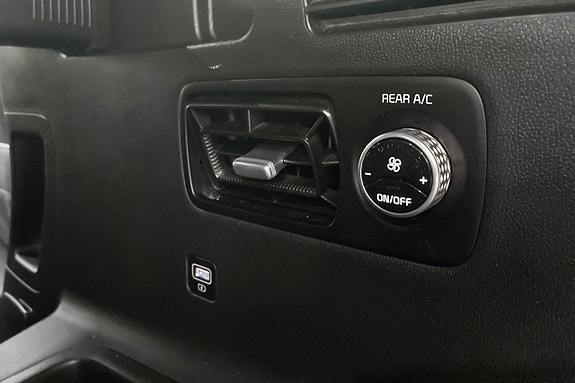 Kia Sorento 18 of 30