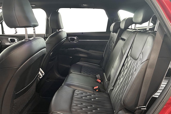 Kia Sorento 15 of 30