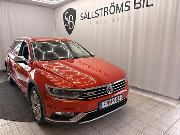 Volkswagen Passat Alltrack 2 of 7