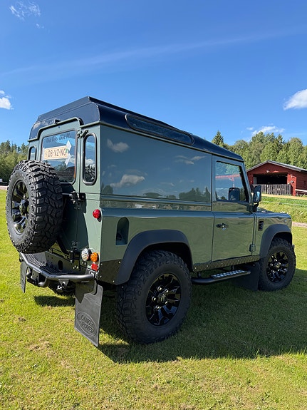 Land Rover Defender 90 4 of 5