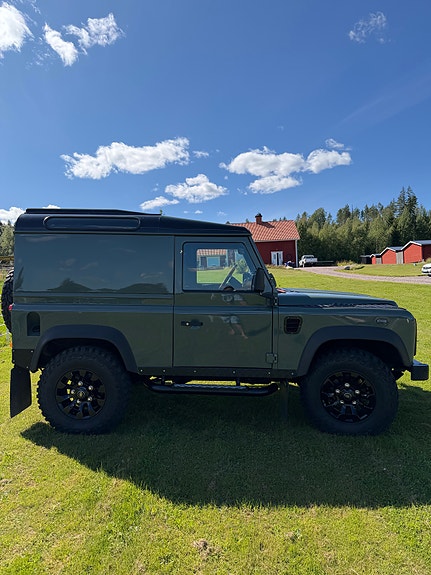 Land Rover Defender 90 5 of 5