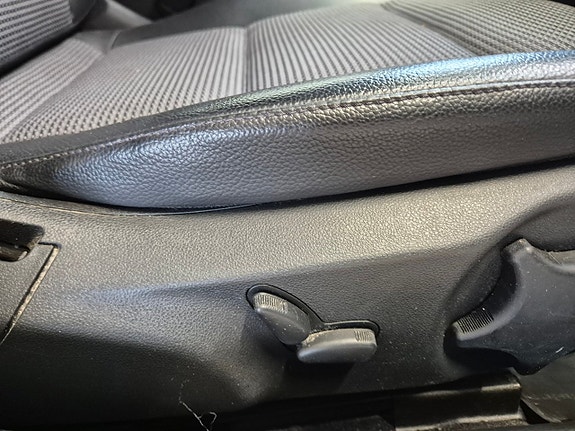 Mercedes-Benz C200 22 of 22