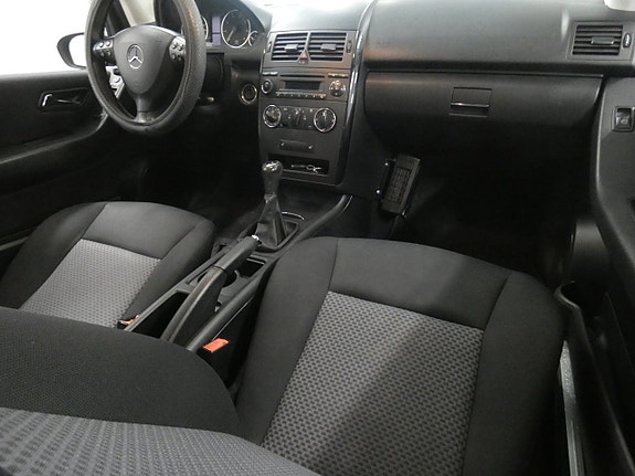 Mercedes-Benz A150 12 of 15