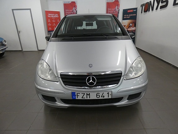 Mercedes-Benz A150 2 of 15