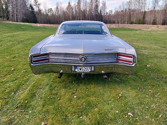 Buick Wildcat 2 of 8