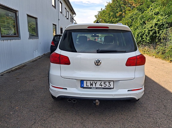 Volkswagen Tiguan 5 of 16