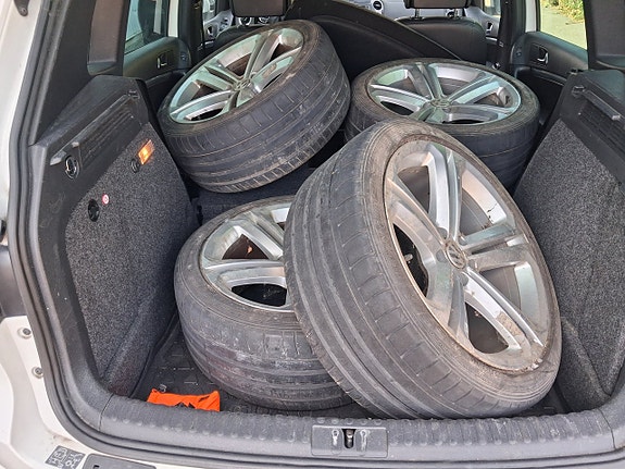 Volkswagen Tiguan 7 of 16