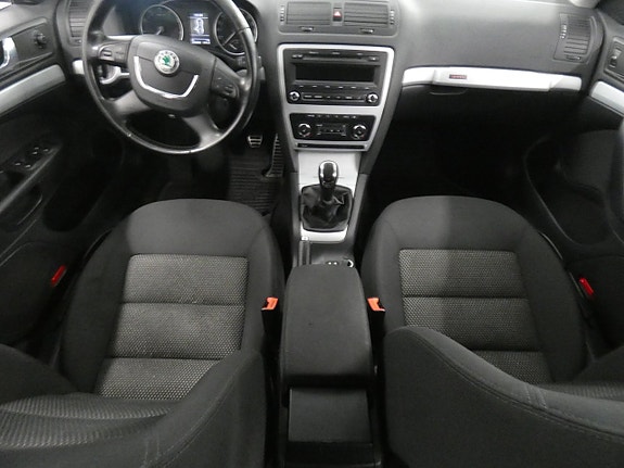 Skoda Octavia Scout 11 of 15