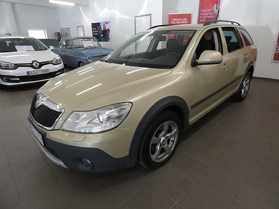 Skoda Octavia Scout 3 of 15