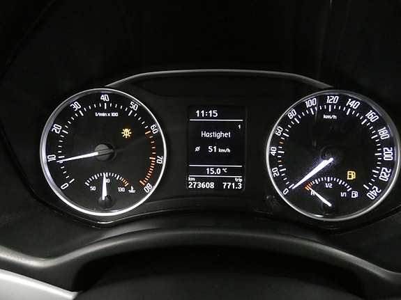 Skoda Octavia Scout 8 of 15