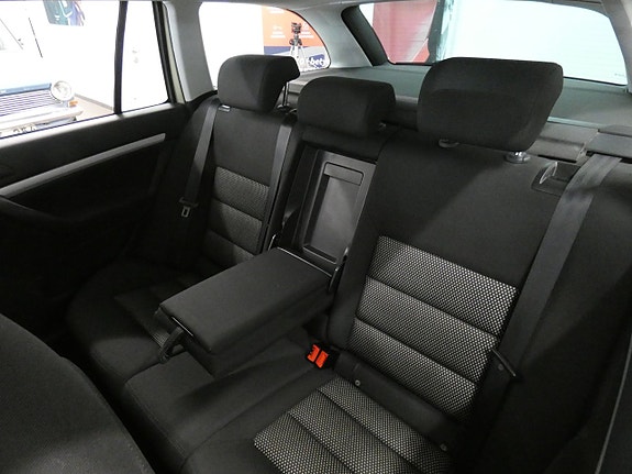 Skoda Octavia Scout 13 of 15