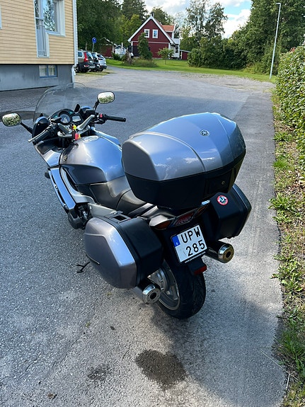 Yamaha FJR1300 10 of 12