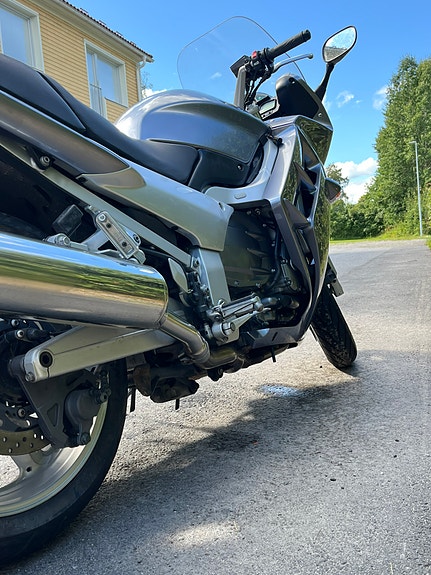 Yamaha FJR1300 4 of 12