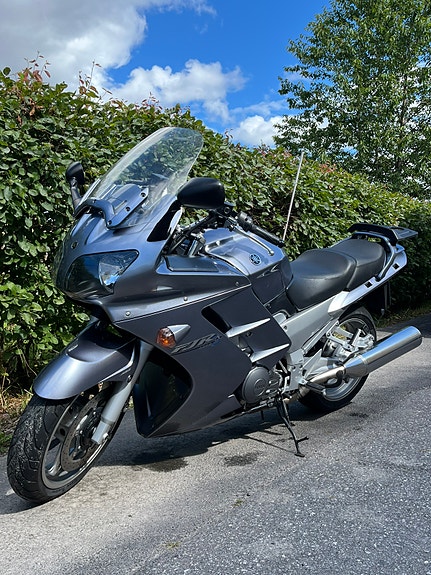 Yamaha FJR1300 2 of 12