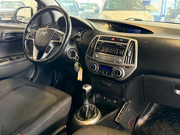 Hyundai i20 5 of 7