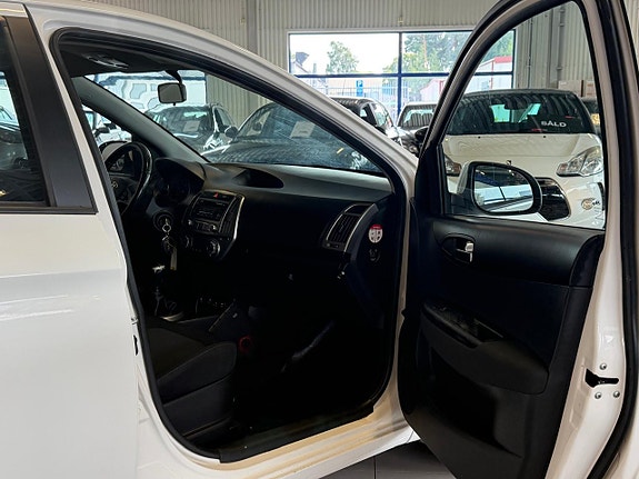 Hyundai i20 4 of 7