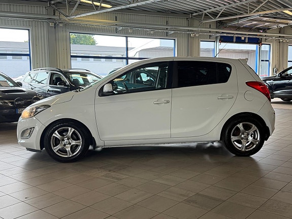 Hyundai i20 2 of 7
