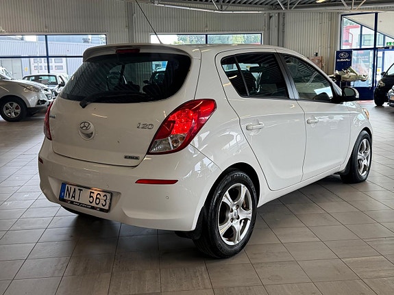 Hyundai i20 3 of 7