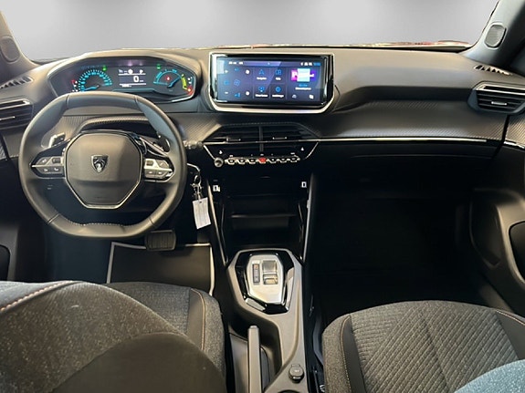 Peugeot 2008 7 of 17